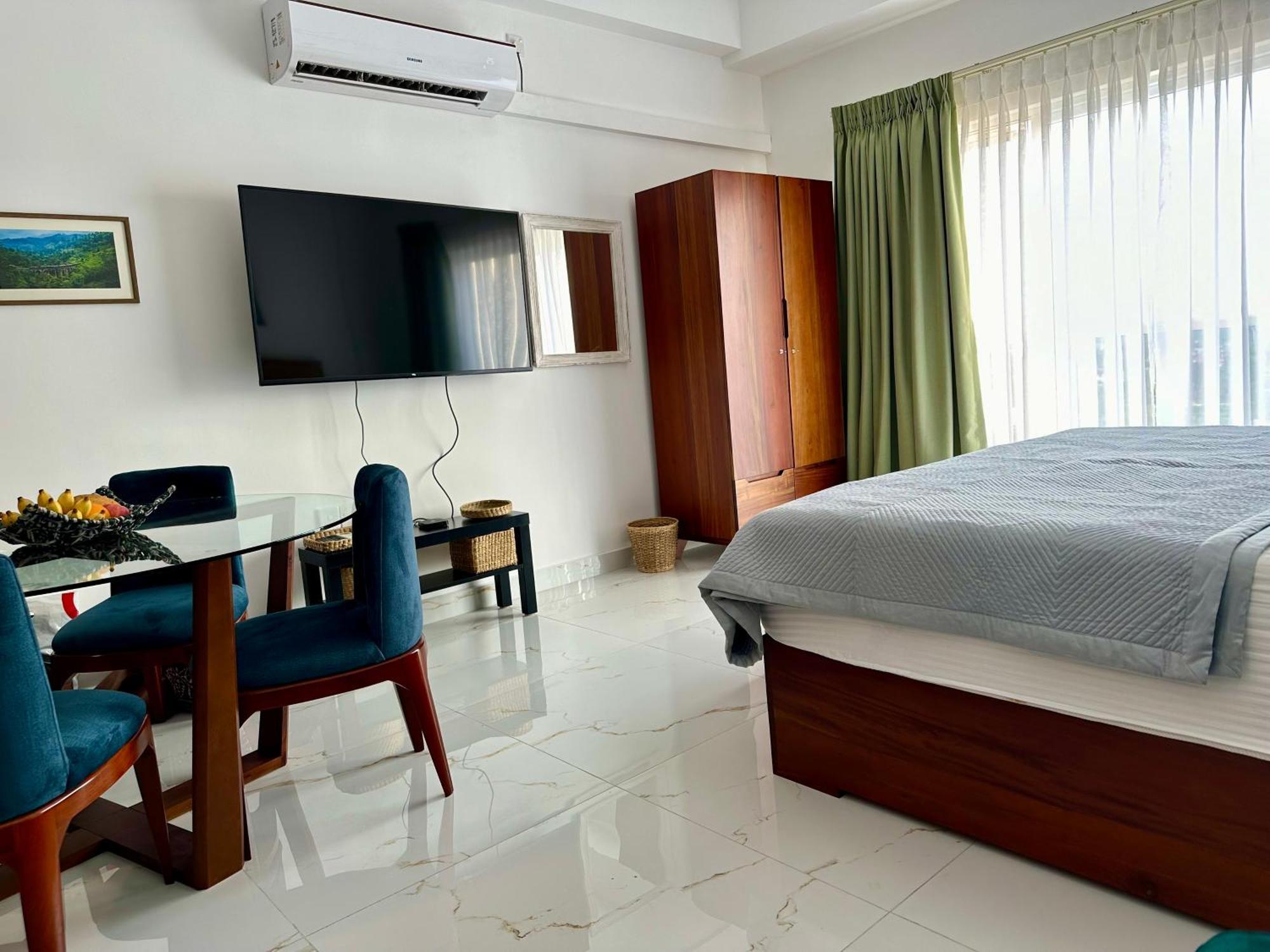 Ocean Breeze Hotel Residencies Britlanka Apartments Negombo Extérieur photo