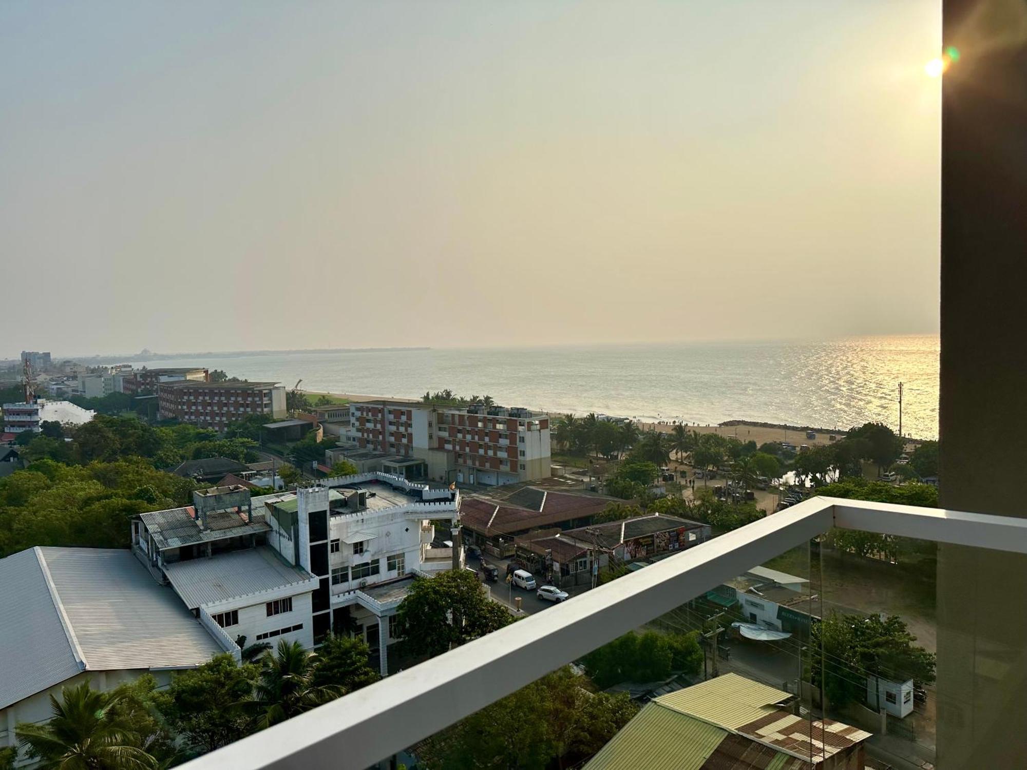 Ocean Breeze Hotel Residencies Britlanka Apartments Negombo Extérieur photo